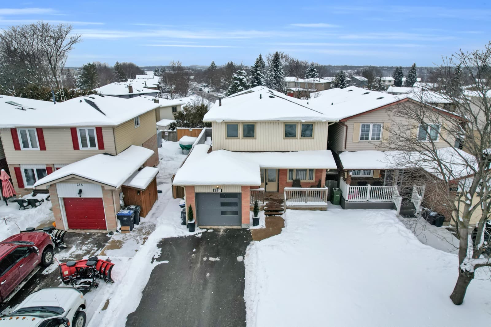 211 Ridgewood Crescent, Bolton