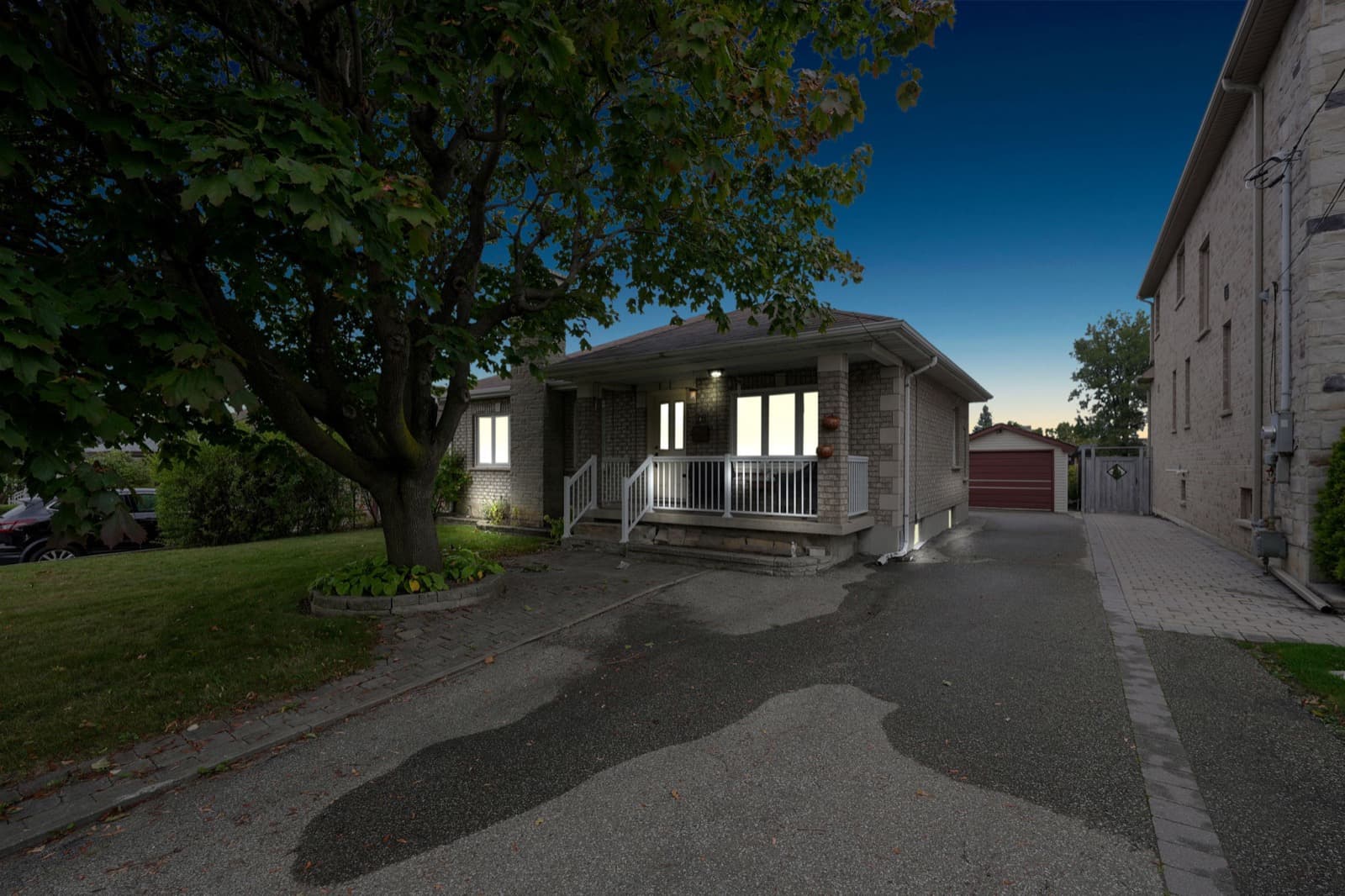26 Grovedale Avenue, Toronto