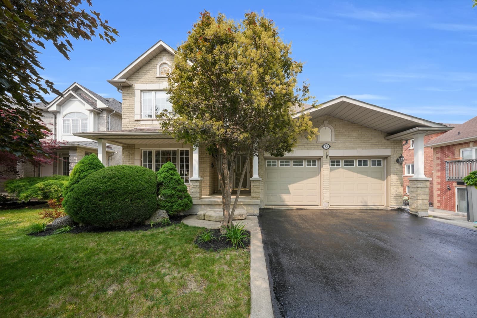 43 Strawberry Hill Court, Bolton
